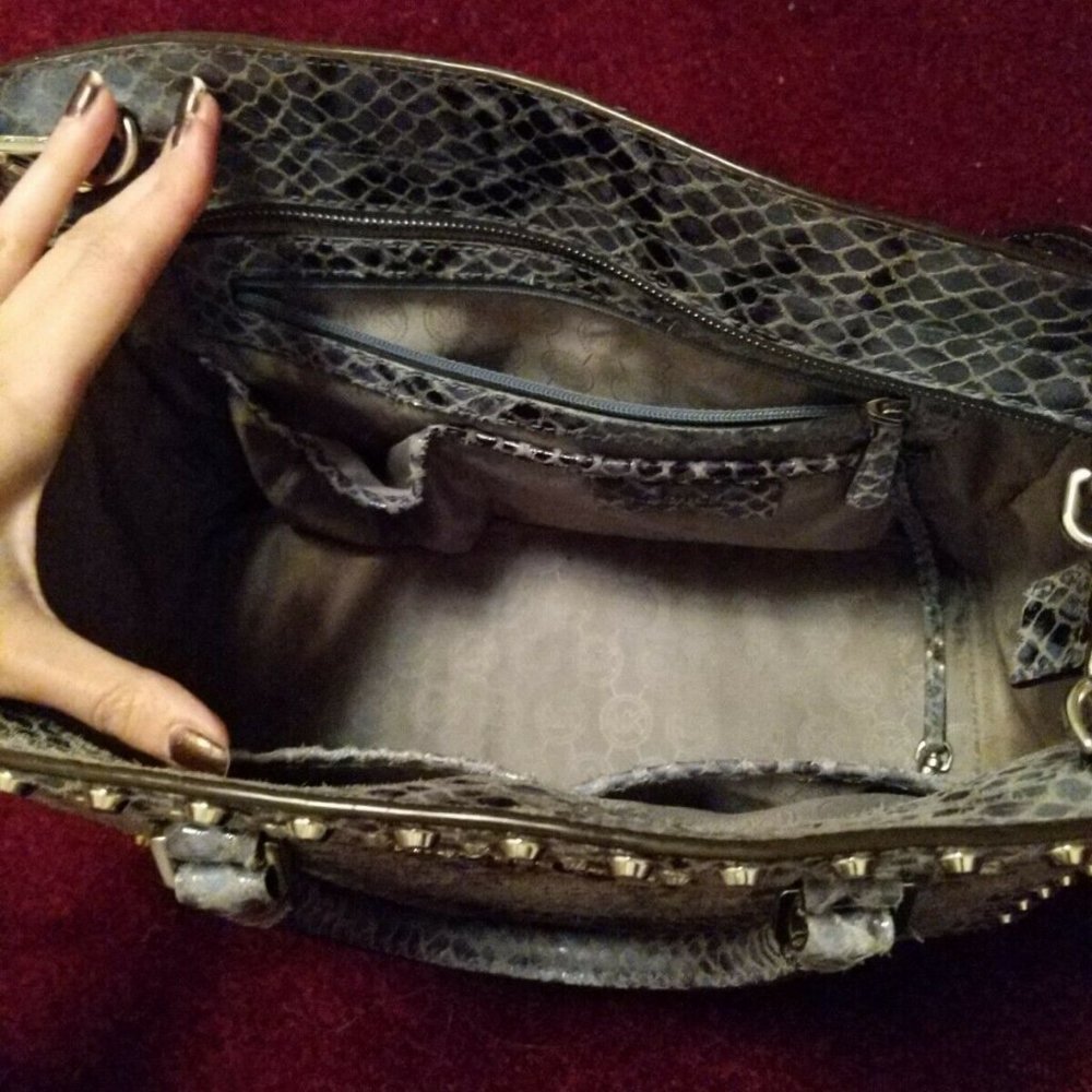 🥂🍾2X HOST PICK!! 🎊 Michael Kors Snakeskin Blue Bag - Picture 3 of 4